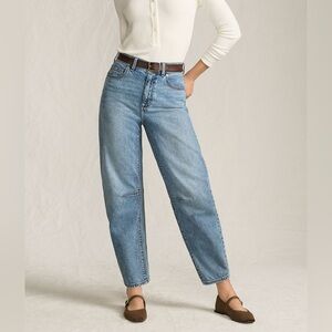 Land’s End Soft Denim Relaxed Barrel Leg Ankle Jeans 
Size 12